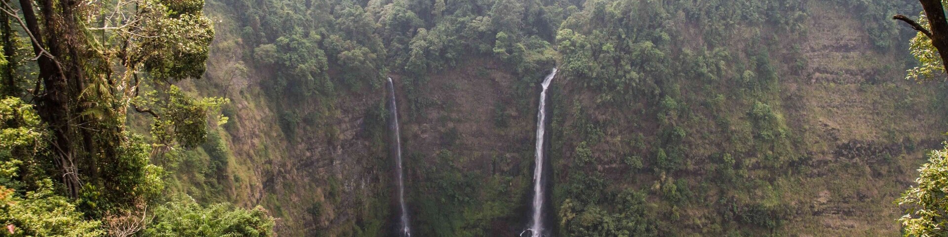 There’s a zip line across the valley the Tad Fane #Waterfall near #Pakse, #Laos 🇱🇦 falls into. Sadly, it’s a 30-minute trek back to the viewpoint after you’ve zipped across and I didn’t have the time available to try it.
#LifeAtExpedia