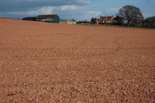 Hill Farm, near Broom's Green The Hill Farm near Broom's Green viewed from the west.