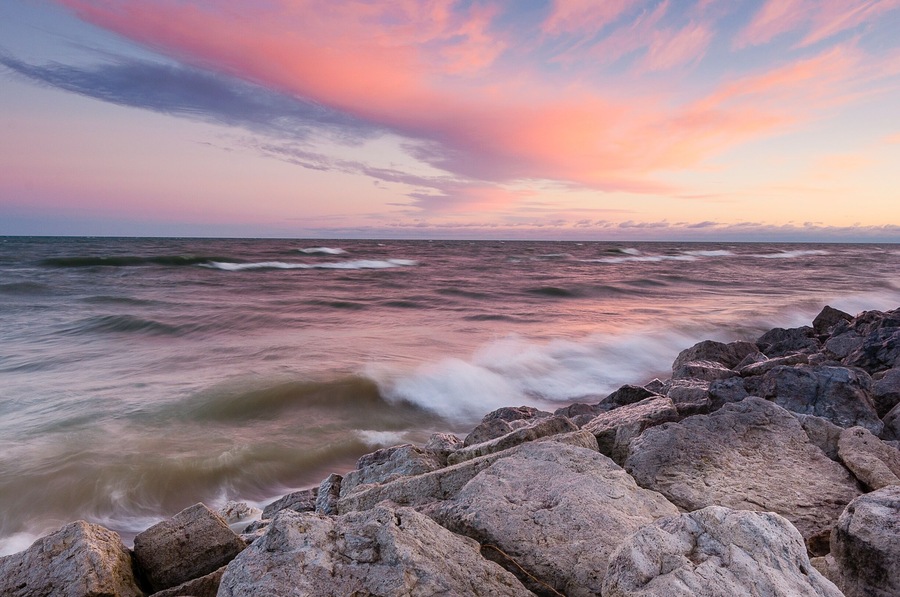 Sunrise at Lake View beach.
Instagram: @lawrencetellez
