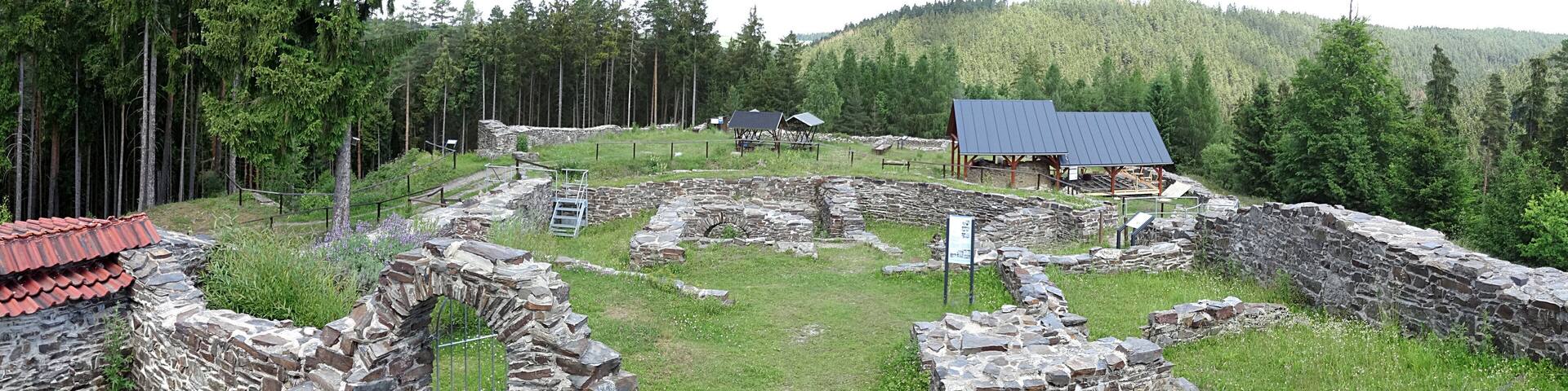 rekonstruierte Mauern der Wysburg