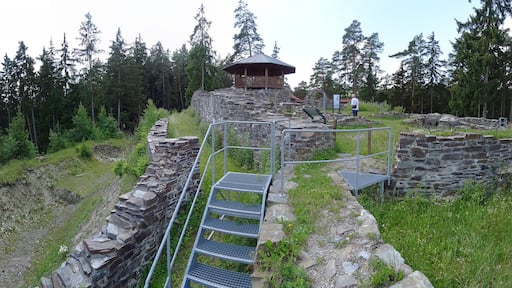 Wall, Graben und Mauern der Wysburg