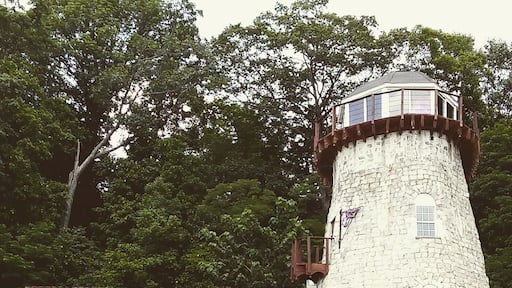 I love this "castle"which is along the Ohio River ,I think it's called "Super Foot" ...near the Blue Heron Winery ;) Go check it out , its pretty awesome !!!!