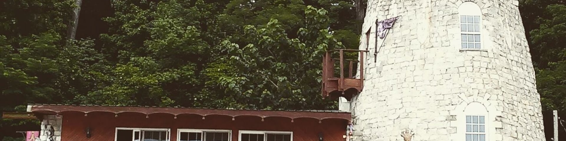 I love this "castle"which is along the Ohio River ,I think it's called "Super Foot" ...near the Blue Heron Winery ;) Go check it out , its pretty awesome !!!!