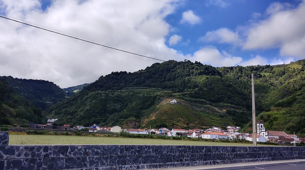 Faial Da Terra is a small town of about 400 inhabitants. What a beautiful, peaceful and friendly this town is.