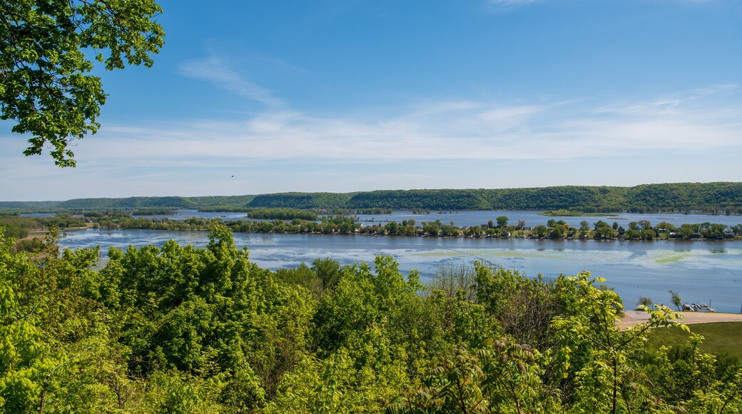 Eagle view over the Mississippi River and the Able Island airport strip in Guttenberg, Iowa