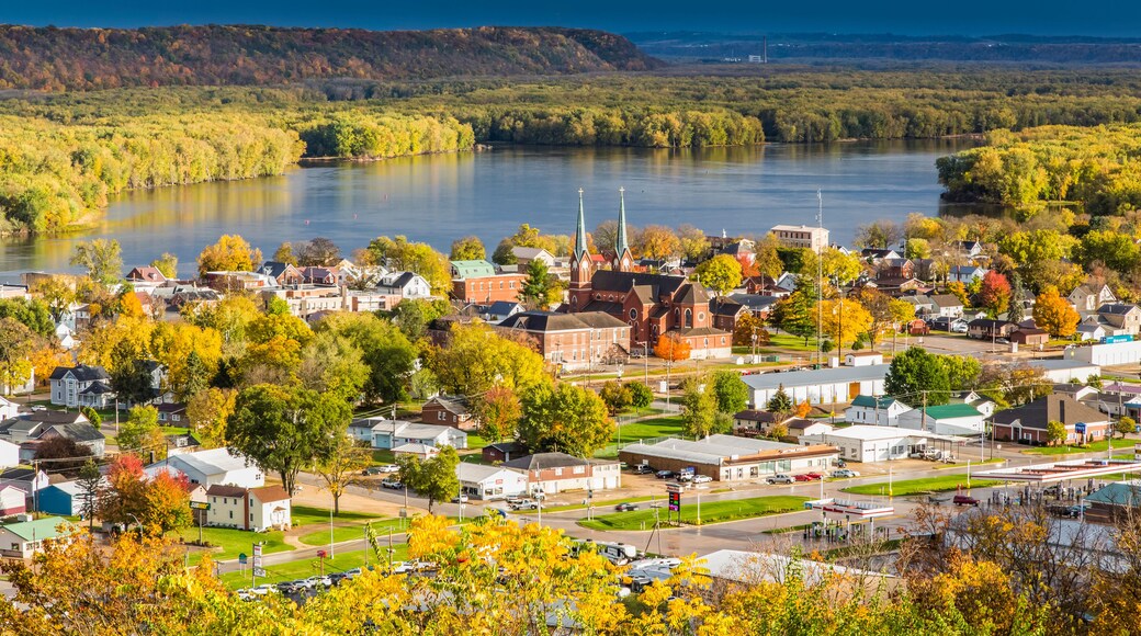 Scenic view overlooking Guttenberg, Iowa and the Mississippi River, Northeast Iowa in autumn; Guttenberg, Iowa, United States of America