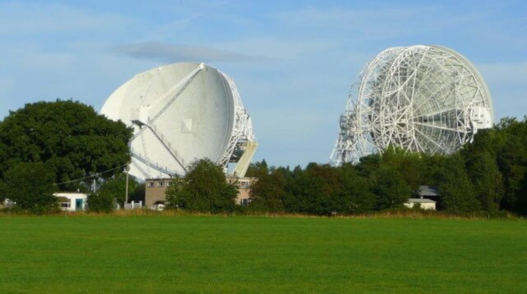 Jodrell Bank Radio Telescopes The Mark II scope to the left is in SJ7970, and the much larger Mark I, facing away, is in SJ7971.