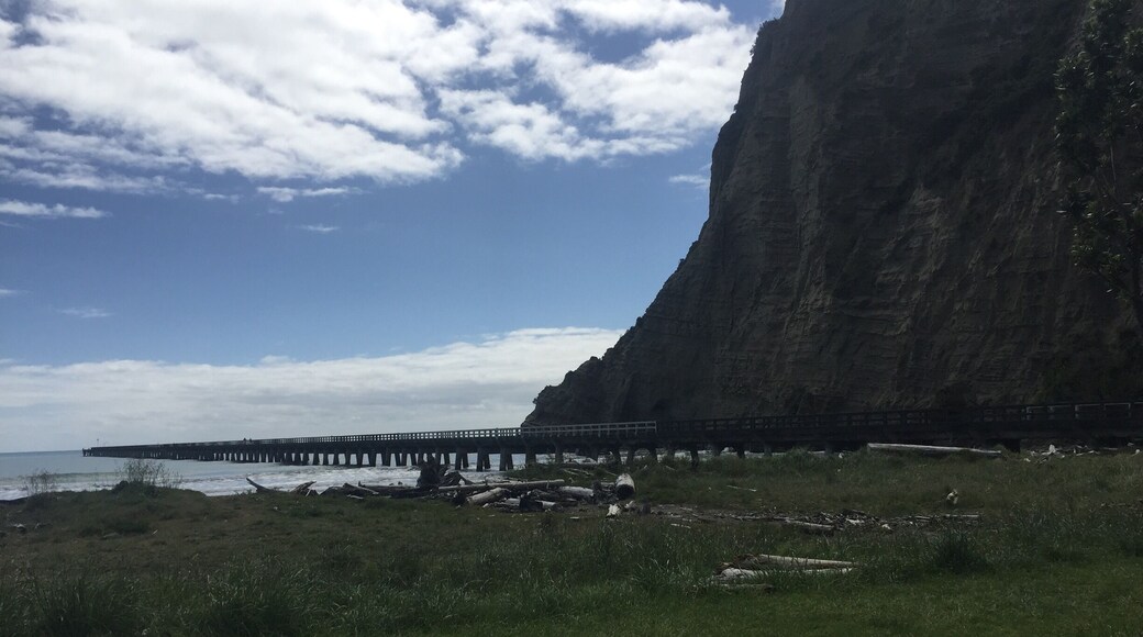 Tolaga Bay where the longest wharf in New Zealand is