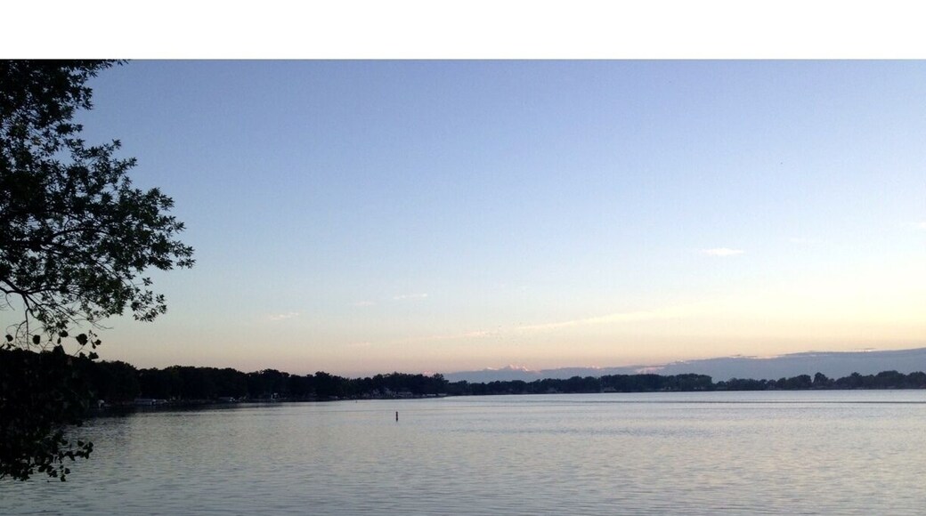 Nice little park along the eastern shores of North Twin Lake, provides a small beachfront, picnic spots, and lots of open greenspace for leisure.