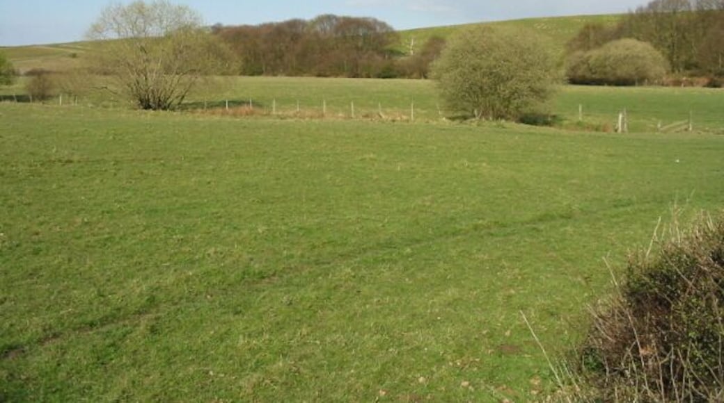 Dargate Common and the side of Clay Hill Not much of a hill by most standards but Clay Hill at 86 metres is about the highest point from here to the coast at Seasalter 4km away.
