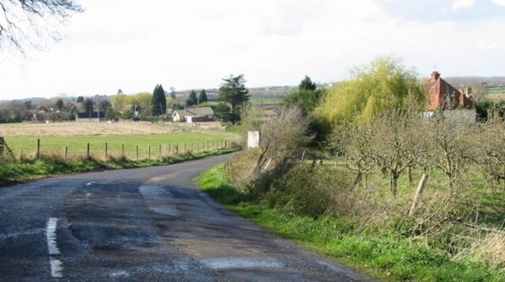Looking along Dargate Road to Dargate village