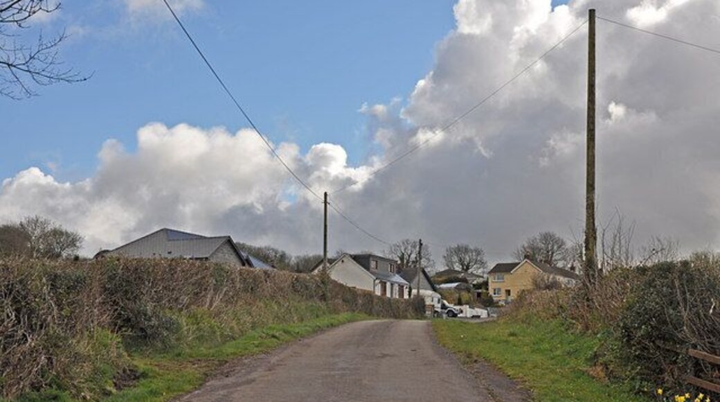 Bronhaul Uchaf near Foelgastell