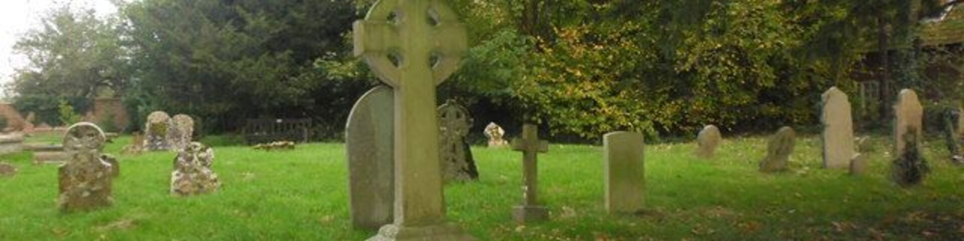 St. James' churchyard North Newnton (1)
