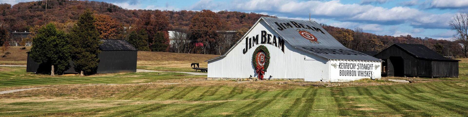 Looking for a fun weekend in the US? Tour the Kentucky Bourbon Trail.
Learn all about the distilling of bourbon, tasting some of the best bourbons along the way. Currently, there are nine distilleries on the official Kentucky Bourbon Trail and you need a minimum of two days to get to all of them. It is tons of fun plus you learn some American history along the way. #roadtrip #bourbon
Read more: http://www.earthtrekkers.com/kentucky-bourbon-trail-ultimate-guide/