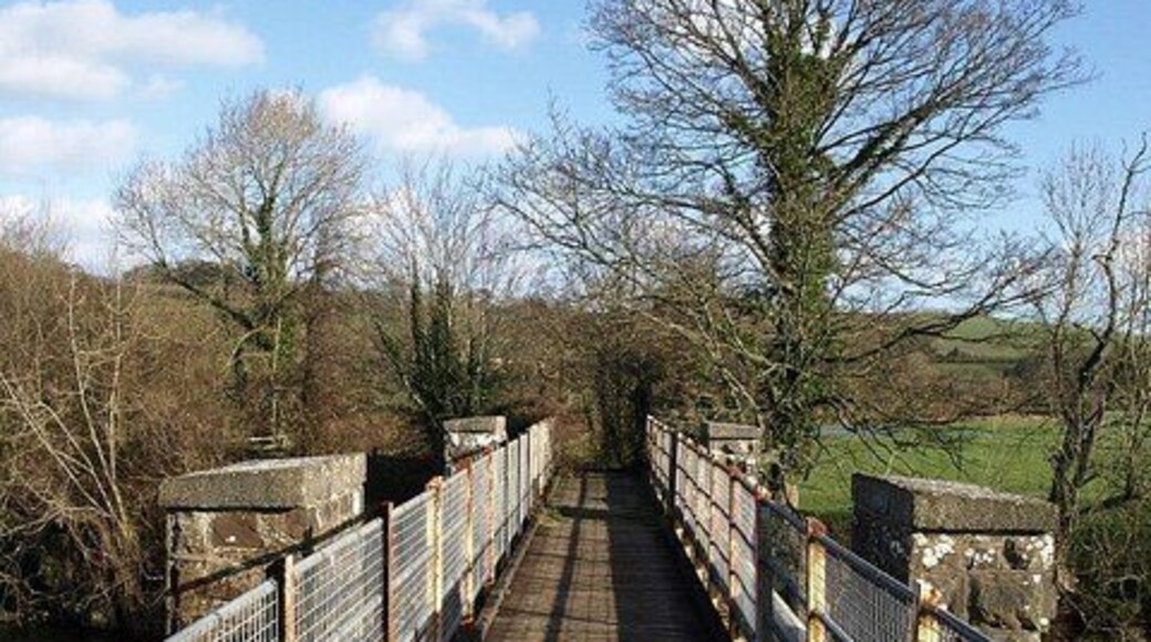 Footbridge across the River Taw. The bridge, from which 488435 was taken, takes Tawstock Footpath 9 from Chapelton and turns it into Bishop's Tawton Footpath 9 to Herner.