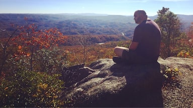 This gorgeous spot overlooks the Kentucky, Virginia border. It's a peak on the Pine Mountain Trail. #pinemountaintrail #hikekentucky #hikingforChrist