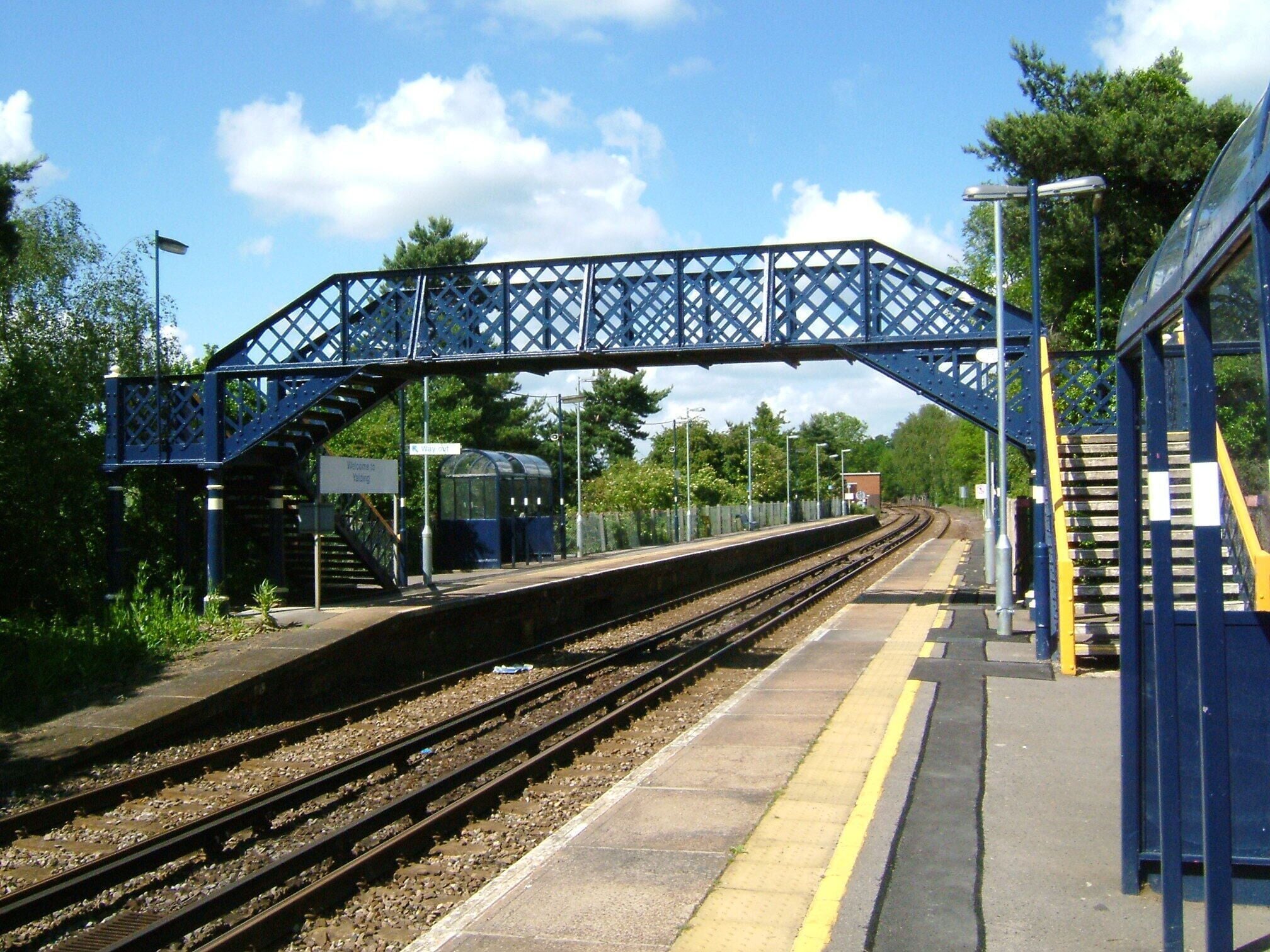 Yalding Station on the Medway Valley Line, Kent. Camera location 51° 13′ 36.12″ N, 0° 24′ 43.92″ E View this and other nearby images on: OpenStreetMap - Google Earth 51.226700; 0.412200