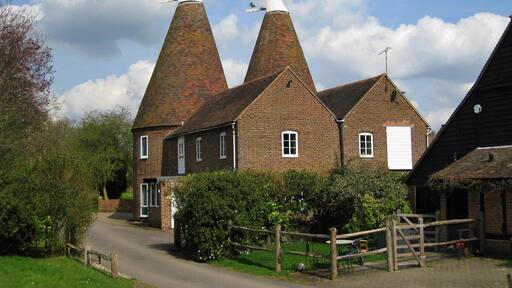 The Oast, Cronks Farm, Hampstead Lane, Nettlestead, Kent Double round kiln oast house.