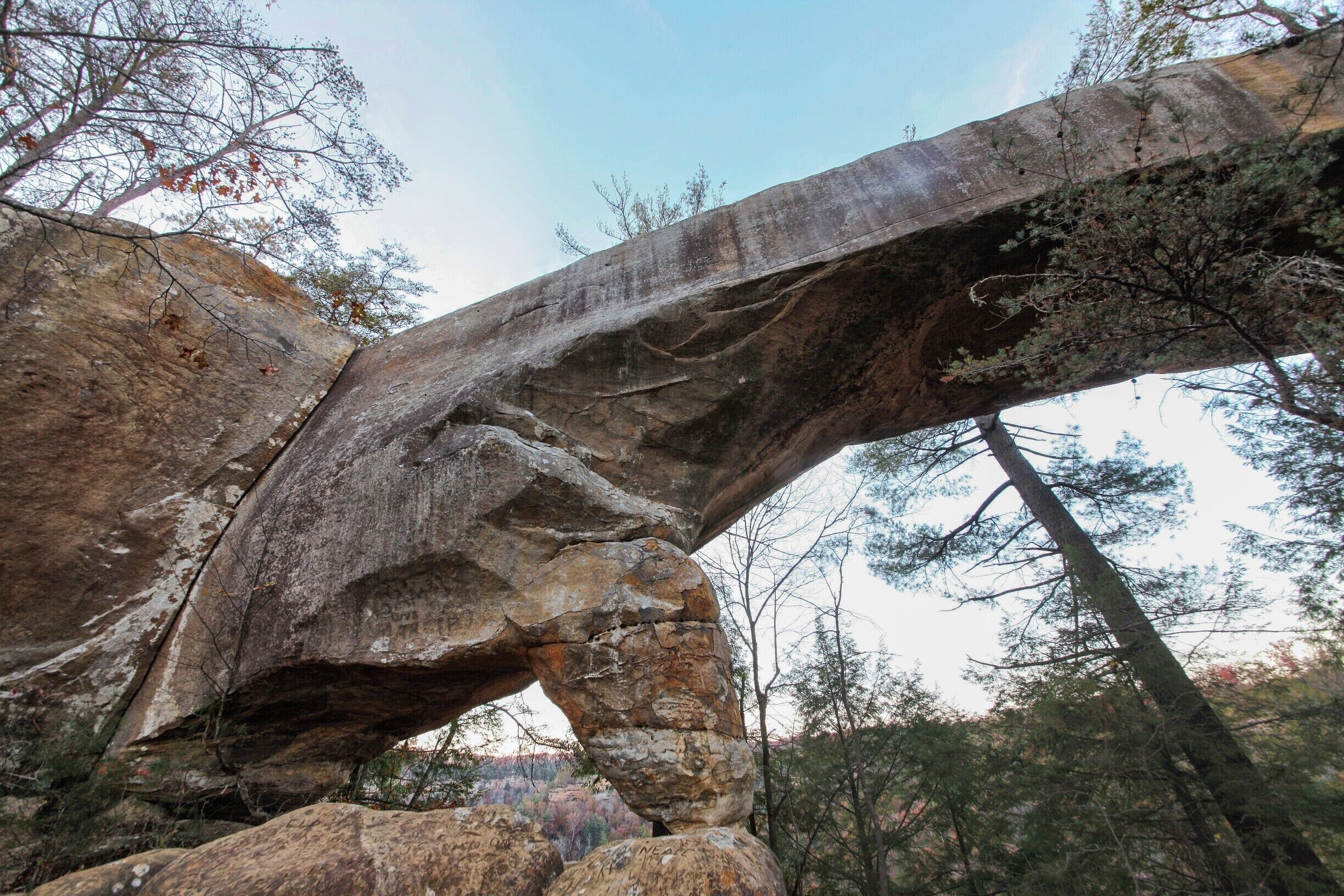 This is sky bridge. The most massive arch in Red River. it spans over a hundred feet and about 50 feet in the air. Probably the most famous arch in Red River, it has been seen in movies. Many astro-photographers flock here because of it's  structure and clear skyline. If you get a chance, the trail is only .8 miles and very much worth it. You first walk across the top of the arch, it is so big that you are halfway across before you notice your not just on a narrow rock path. then you circle around to be under the arch. 