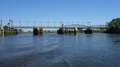 Railway swing bridge over the Hunte in Elsfleth-Ohrt