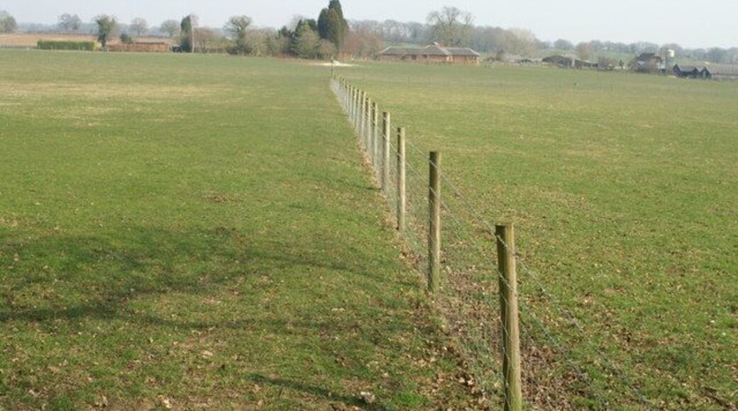 Fields east of Michelmersh Court. Looking east along Monarch's Way towards Michelmersh Manor Farm SU3526