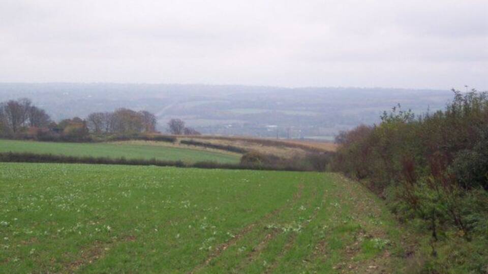 View from North Downs Way (2) Looking South-westerly from the long distance path on Sundridge Hill towards Sundridge and Brasted. Sundridge Hill Farm is in the background on the left.