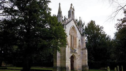 A church with only one wall! Who says the Church of England is one-dimensional?!
