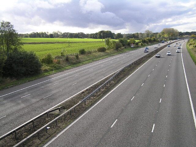 M3 westbound between junction 5 (Hook) and junction 6 (Basingstoke) Looking from the bridge along Greywell Road