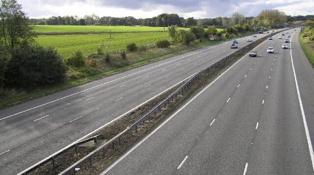 M3 westbound between junction 5 (Hook) and junction 6 (Basingstoke) Looking from the bridge along Greywell Road