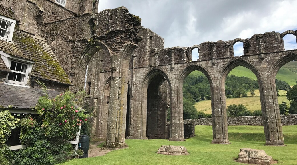 Llanthony Priory interior