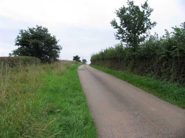 Dingley Lane towards Dingley.