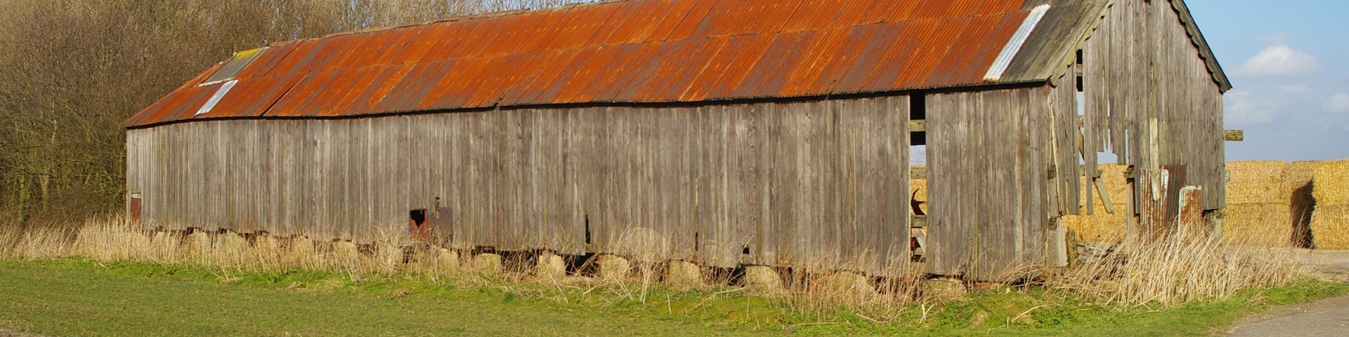 Fen Cottage This building is marked in the OS 1:25000 map as "Fen Cottage", though it seems to be more of a shed than a cottage, really.