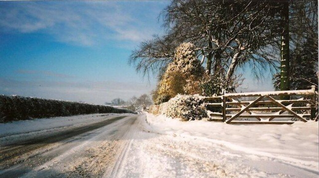 Snow on Long Lane Taken on Long Lane from Pastures Farm gate, between Christmas and New Year 1999.