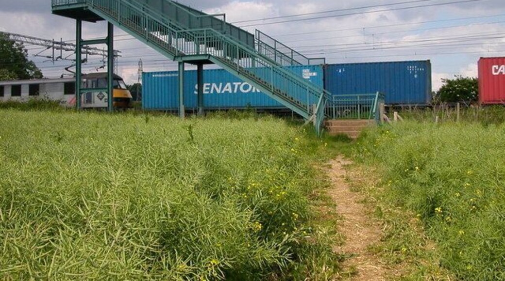 Easenhall Footpath crosses the West Coast mainline