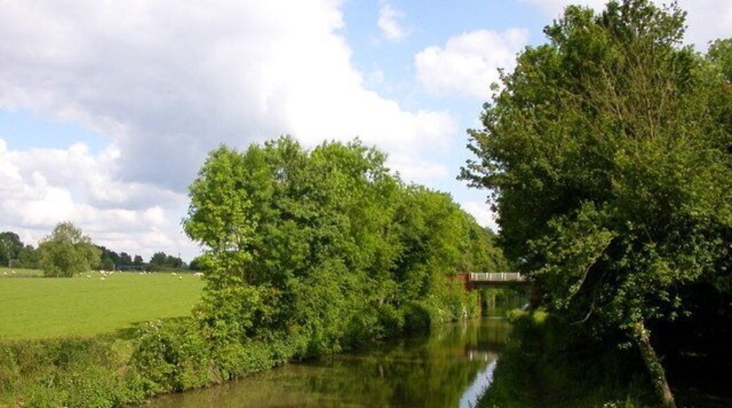 Cathiron Bridge, Bridge 41 over the Oxford Canal at Cathiron, Warwickshire, seen from the northwest