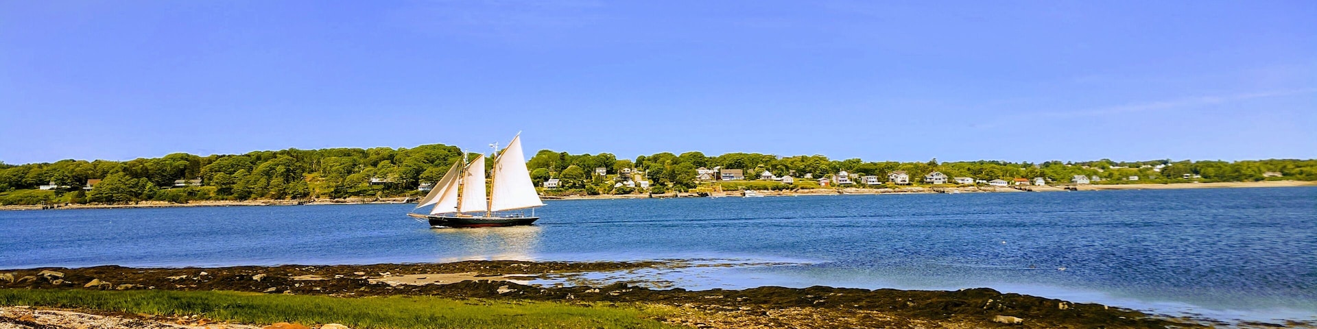 Maine has a history for ship building and maritime. Anywhere on the coast you will see schooners, and large sailboats.
#maine #vacationland #schooner #coastal #thewaylifeshouldbe #summer