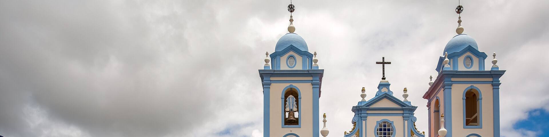 Town square with the baroque Catedral Metropolitana de Santo Antonio da Se (Metropolitan Cathedral of St. Anthony), Diamantina, Minas Gerais, Brazil