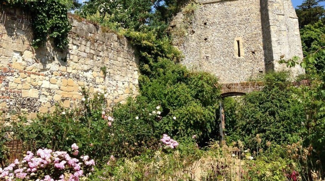 Greys court is a lovely estate .. With a perfect English garden .
