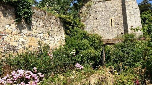 Greys court is a lovely estate .. With a perfect English garden .