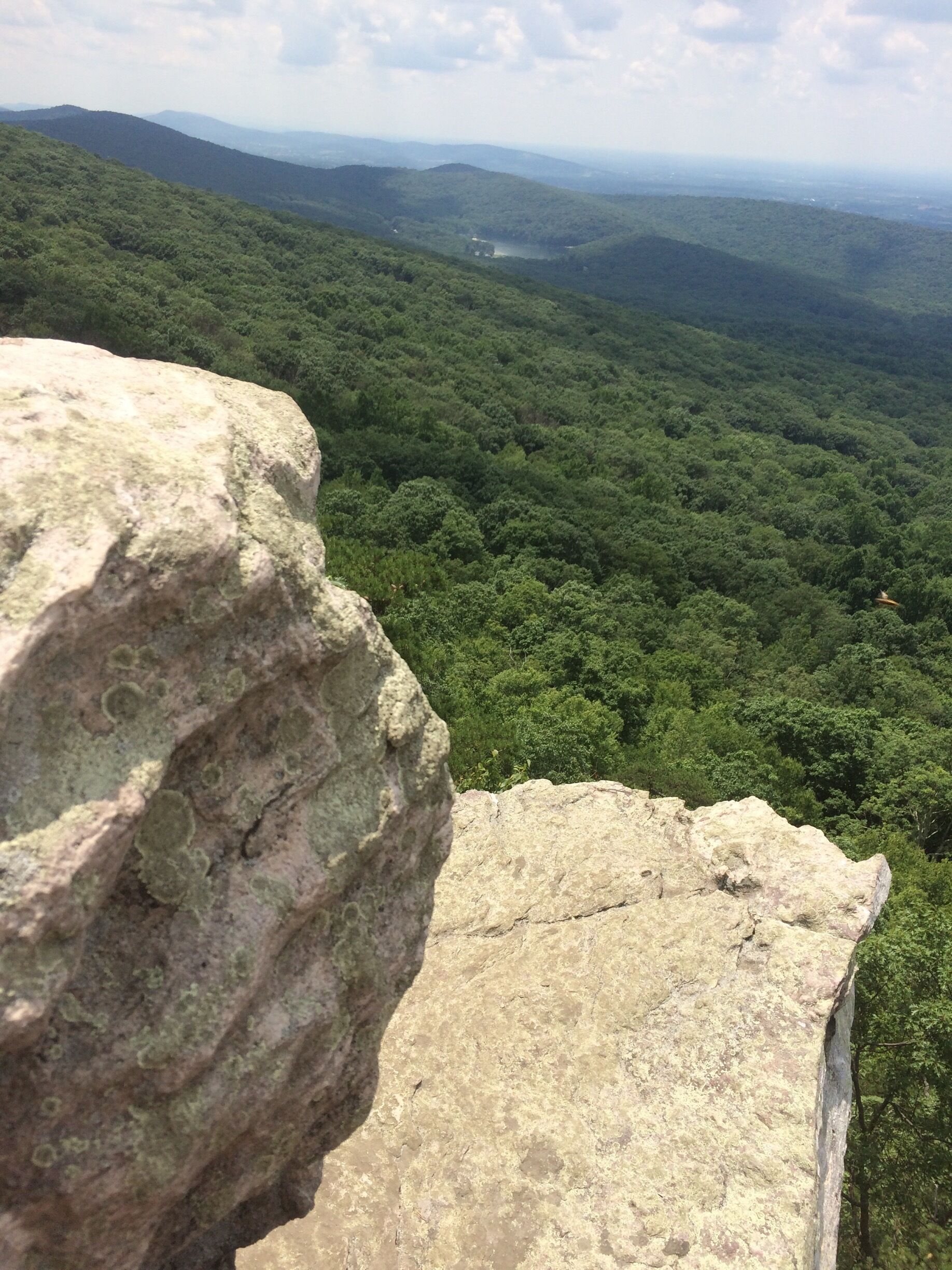 Lovely day hike with a rewarding view. There was a decent amount of people we encountered along the way and at the overlook but everyone was respectful of sharing the space. 