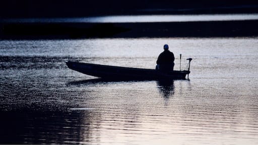 Every city has a town outside, with a beautiful lake! #BlackHill #Germantown #Maryland #RegionalPark #Evening #Solo #Fishing