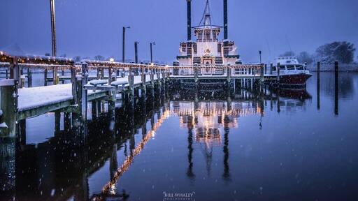 Awesome restaurant in East new market MD. They have two paddle boats that do dinner and special event cruises
