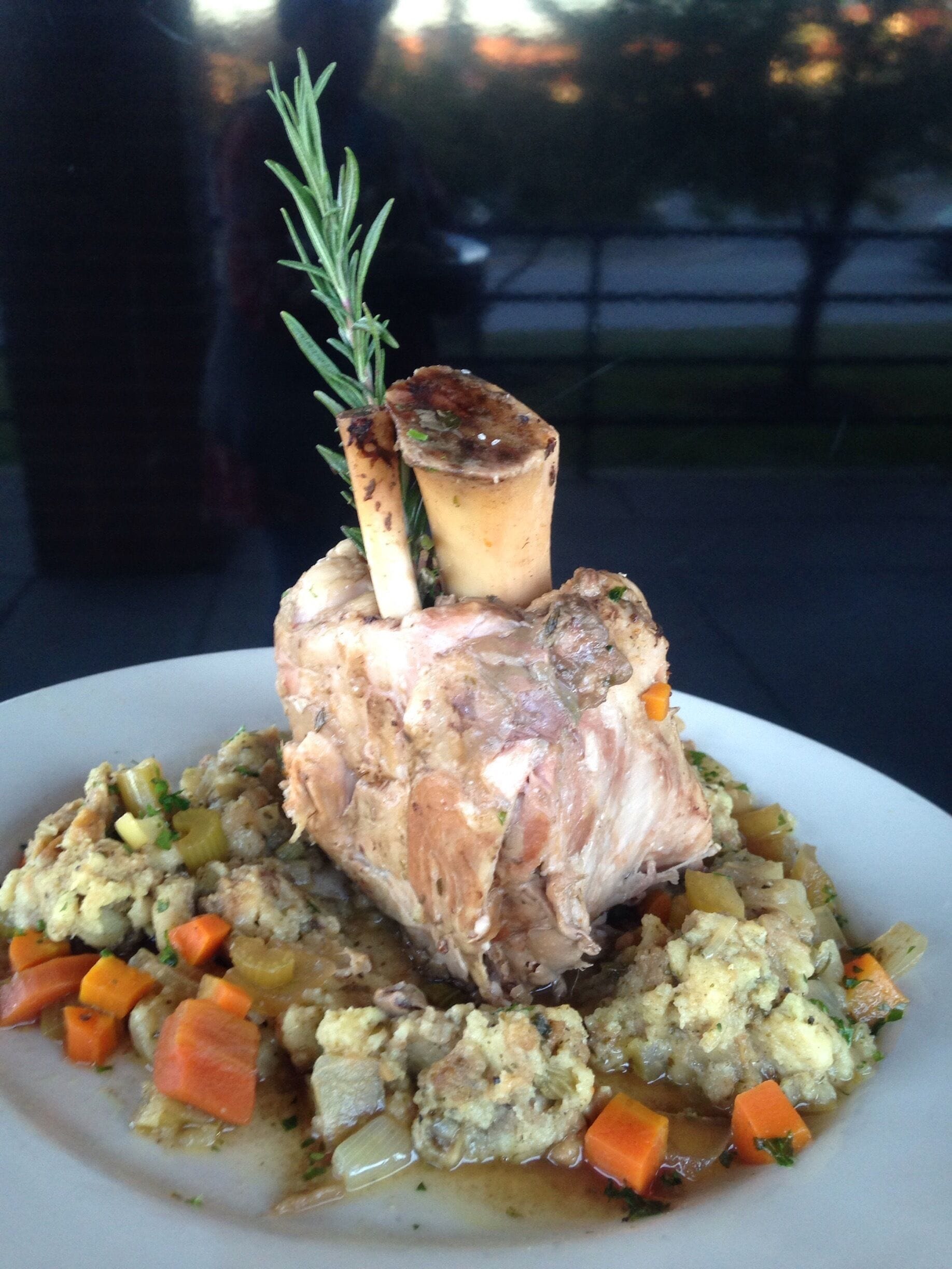 Yorkshire Pork Shank with Apple stuffing and veggies ~ yum and not to mention beautiful on the plate
#delicious #foodanddrink