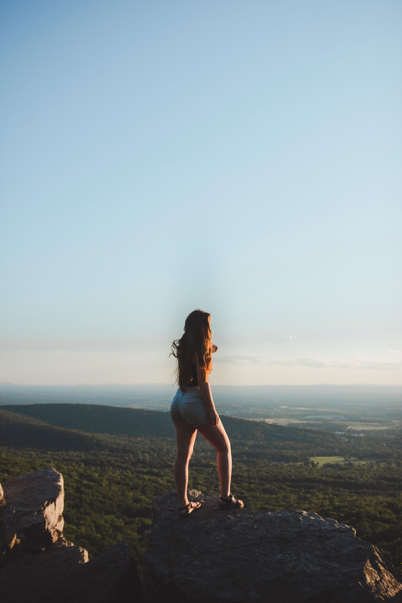 Went on a relaxing hike and reached the cliffs for sunset. Hike was kind of just a straight path but the destination was totally worth it. Would i do this again...? Totally. #takeahike