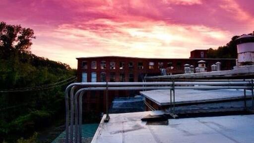 An amazing location. Be careful for suicide pigeons.