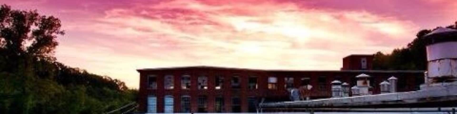 An amazing location. Be careful for suicide pigeons.