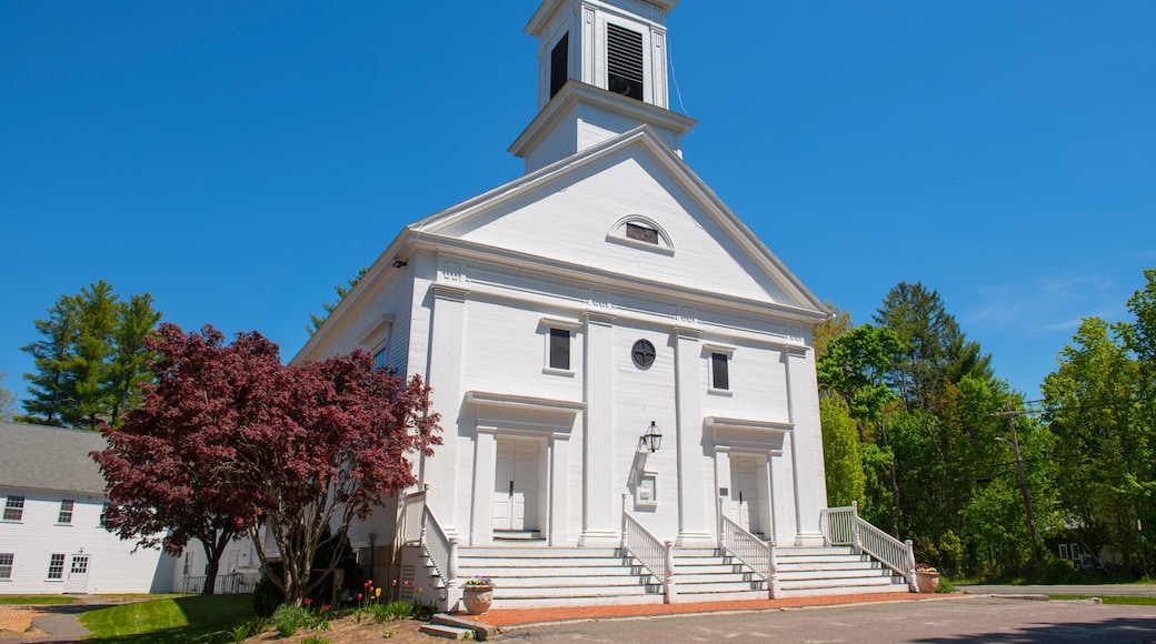 First Congregational Church at 4 Georgetown Road in historic town center of Boxford, Massachusetts MA, USA.
