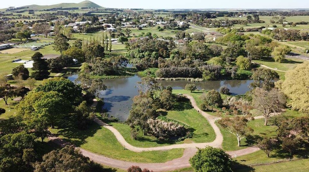 Ariel view of Mortlake Victoria.