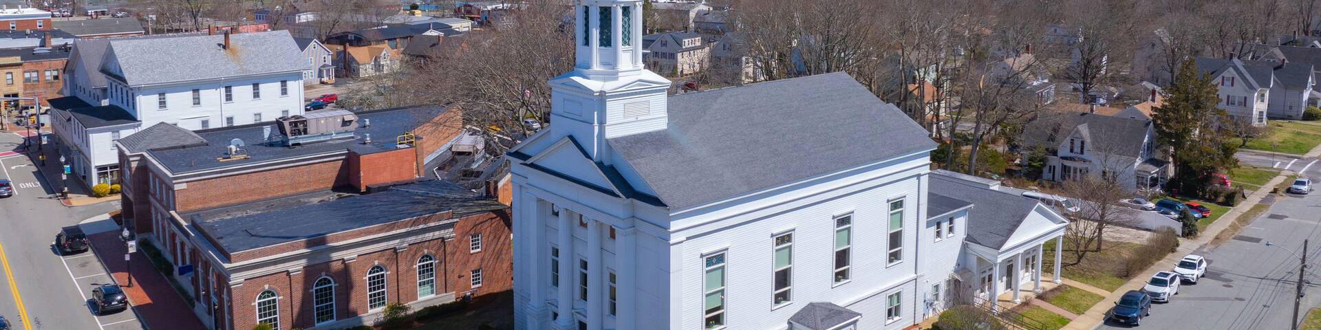 First Unitarian Universalist Church of Middleborough at 25 S Main Street in historic town center of Middleboro, Massachusetts MA, USA.