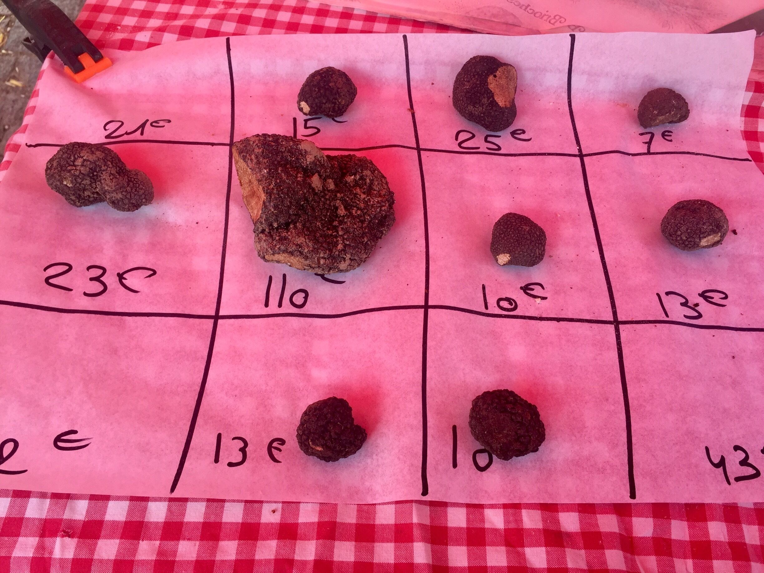 Truffes (truffles) du marché de Toucy 👌